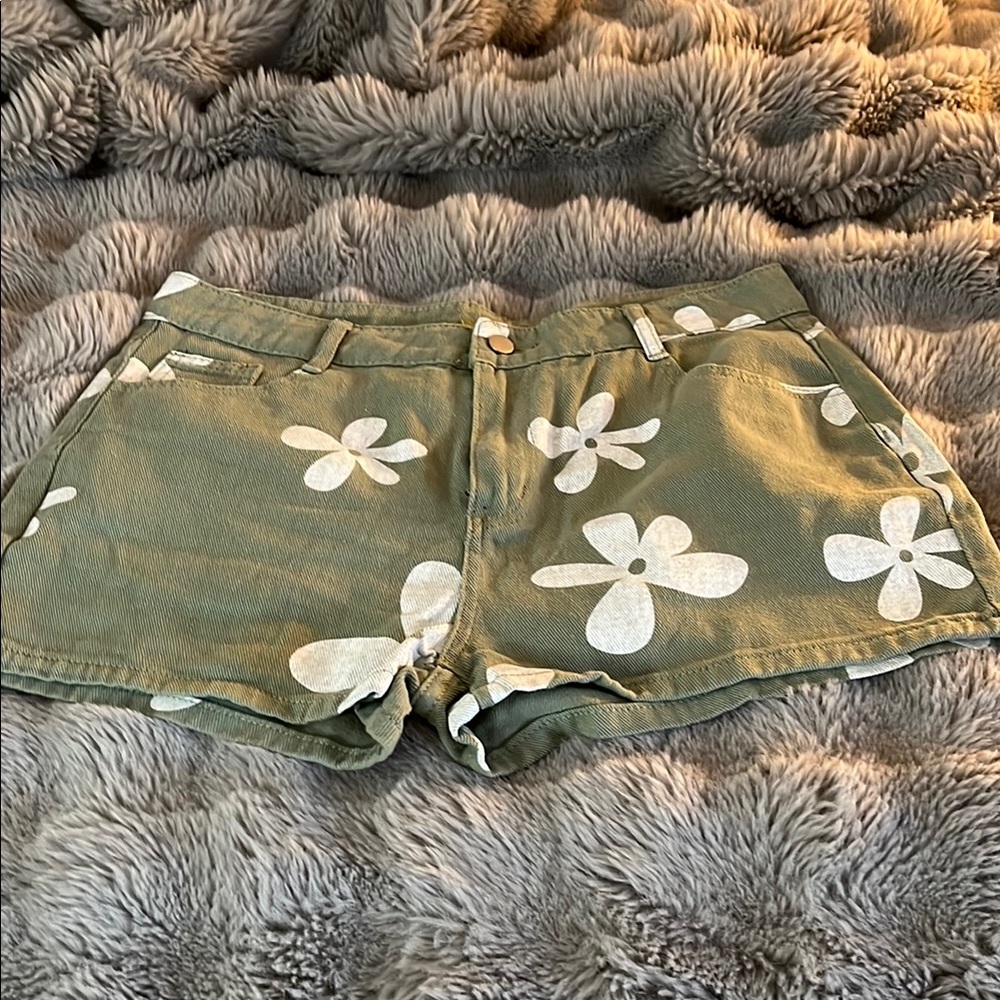 Floral Green Women's Shorts